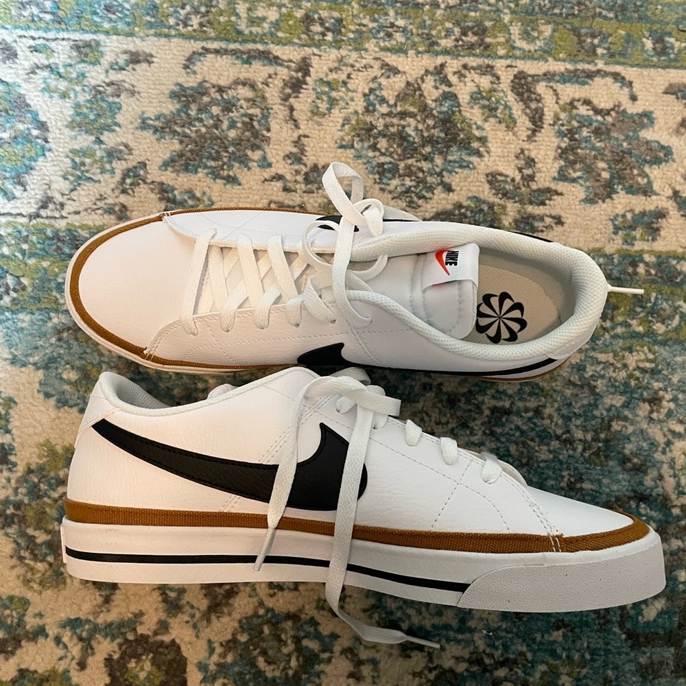Nike Court Legacy Sneakers